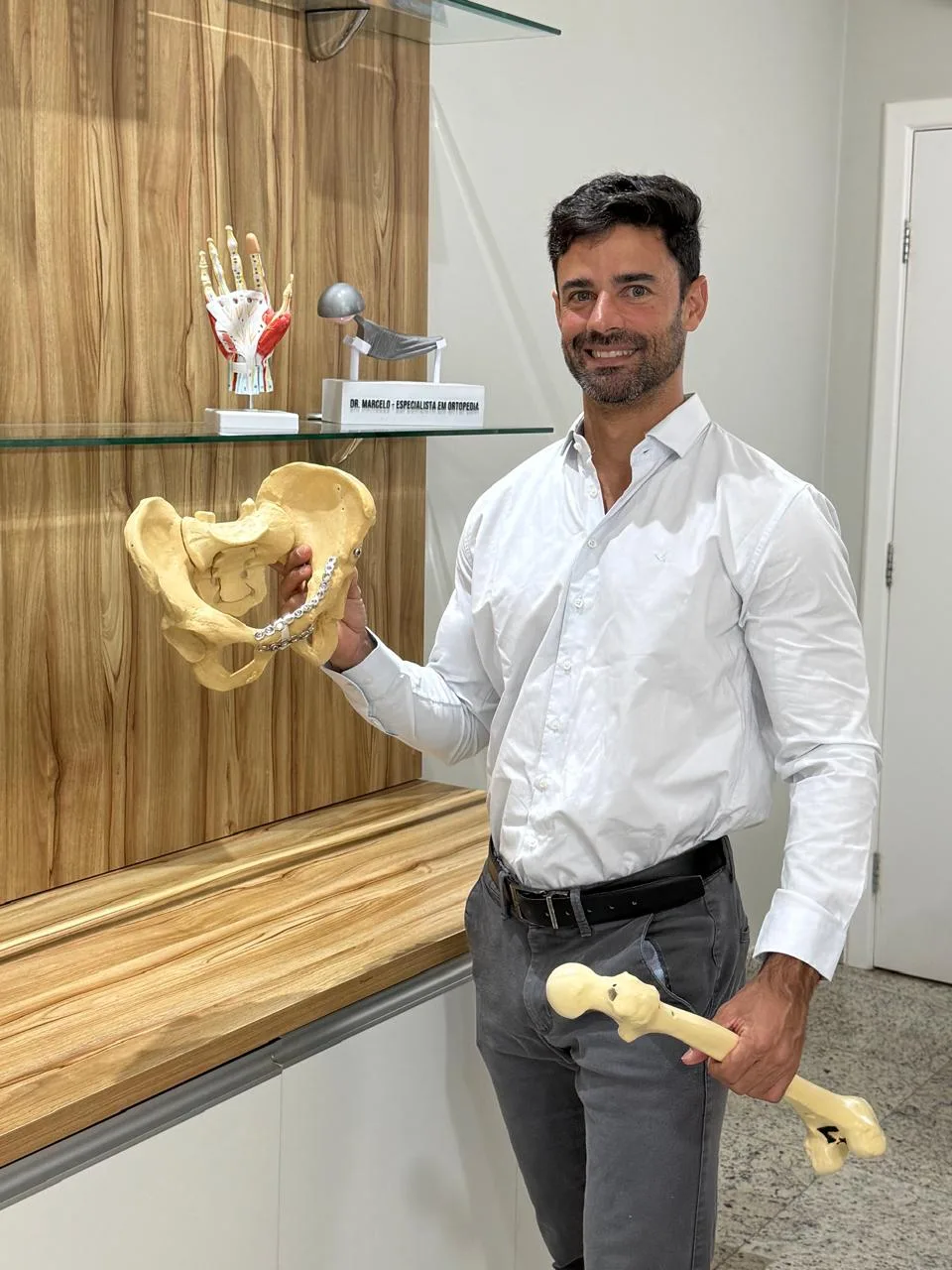 Dr. Diogo Finelli palestrando no Congresso Brasileiro de Coluna